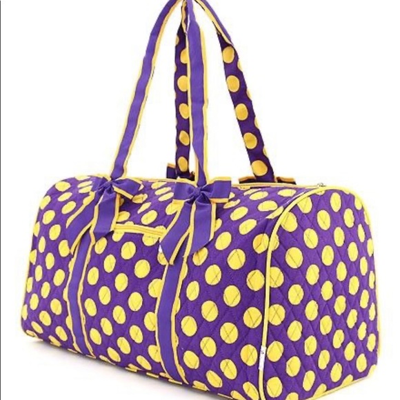 a travel bag - Picture 3 of 4